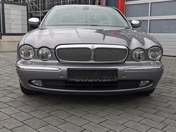 Grau Gebraucht 2007 Jaguar XJ8 Executive Limousine | 15.900 € (Fairer Preis)