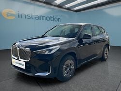 Schwarz Neu 2025 BMW iX1 SUV | 41.449 € (Etwas zu teuer)