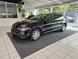 Deep black perleffekt Gebraucht 2021 VW Passat Basis Kombi | 18.790 € (Fairer Preis)