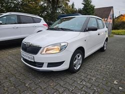 Weiß Gebraucht 2014 Skoda Fabia Active Kleinwagen | 3.990 € (Fairer Preis)