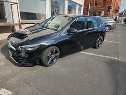 Schwarz Gebraucht 2019 Mercedes B250 AMG line Van / Kleinbus | 24.999 € (Fairer Preis)