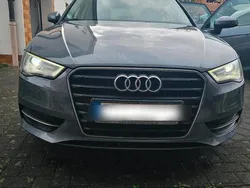 Grau Gebraucht 2013 Audi A3 Sportback Kombi | 8.000 €