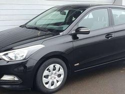Phantom black. / mic Gebraucht 2016 Hyundai i20 Comfort Kleinwagen | 9.900 € (Etwas zu teuer)