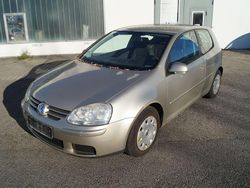 Beige Gebraucht 2005 VW Golf V Comfortline Limousine | 1.900 € (Guter Preis)