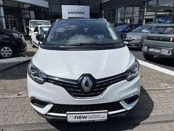 Weiß / schwarz Gebraucht 2022 Renault Grand Scénic IV Techno Van / Kleinbus | 18.750 € (Guter Preis)