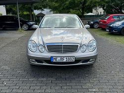 Silber Gebraucht 2005 Mercedes E200 Limousine | 5.999 € (Fairer Preis)