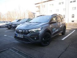 Grau Gebraucht 2025 Dacia Jogger Extreme Van / Kleinbus | 25.990 € (Fairer Preis)