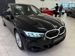 Schwarz Gebraucht 2022 BMW 320e Limousine | 25.999 € (Superpreis)