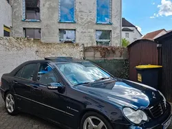 Blau Gebraucht 2002 Mercedes C32 AMG AMG Limousine | 13.000 € (Etwas zu teuer)