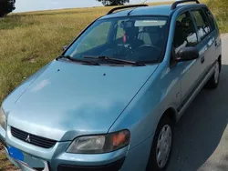 Grau Gebraucht 2003 Mitsubishi Space Star Van / Kleinbus | 900 € (Fairer Preis)