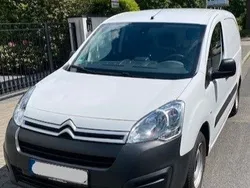 Weiß Gebraucht 2017 Citroën Berlingo SELECTION Van / Kleinbus | 9.900 € (Fairer Preis)