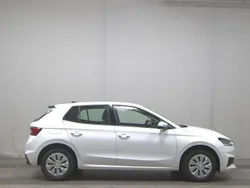 Weiss Gebraucht 2023 Skoda Fabia Ambition Limousine | 17.380 € (Superpreis)