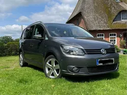 Grau Gebraucht 2013 VW Touran Life Van / Kleinbus | 7.799 € (Fairer Preis)