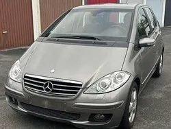 Grau Gebraucht 2005 Mercedes 200 Avantgarde Limousine | 6.500 € (Superpreis)