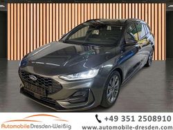 Grau grau Gebraucht 2024 Ford Focus ST-Line X Kombi | 24.980 € (Guter Preis)