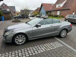 Silber Gebraucht 2010 Mercedes 220 Cabrio | 21.000 €