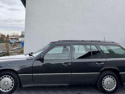 Schwarz Gebraucht 1991 Mercedes E300 Kombi | 17.500 €
