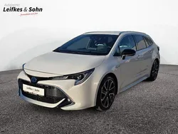 Novaweiß perleffekt Gebraucht 2021 Toyota Corolla Lounge Kombi | 26.980 € (Fairer Preis)