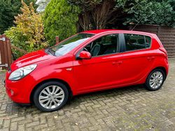 Rot Gebraucht 2009 Hyundai i20 Style Kleinwagen | 3.499 € (Fairer Preis)