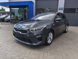 Grau (pentametalmetl.) Gebraucht 2019 Kia Ceed Limousine | 14.480 € (Fairer Preis)