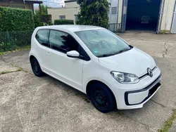 Weiß Gebraucht 2018 VW up! Kleinwagen | 6.000 € (Guter Preis)