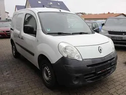 Weiß Gebraucht 2011 Renault Kangoo Basis Van / Kleinbus | 4.300 € (Etwas zu teuer)