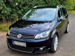 Schwarz Gebraucht 2014 VW Touran Cup Van / Kleinbus | 10.100 € (Etwas zu teuer)