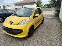 Gelb Gebraucht 2006 Peugeot 107 Kleinwagen | 750 € (Guter Preis)