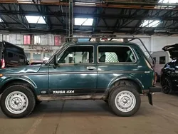Blau Gebraucht 2006 Lada niva SUV | 2.900 € (Teuer)