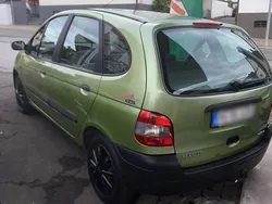 Grün Gebraucht 2000 Renault Mégane Van / Kleinbus | 700 €