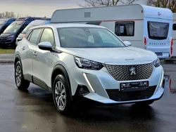 Weiss Gebraucht 2021 Peugeot e-2008 Active SUV | 16.449 € (Fairer Preis)