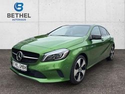 Elbait grün metallic (metallic) Gebraucht 2017 Mercedes A250 Urban Limousine | 22.490 € (Fairer Preis)