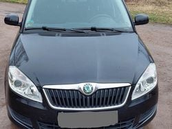 Schwarz Gebraucht 2011 Skoda Fabia Family Kombi | 3.490 € (Fairer Preis)