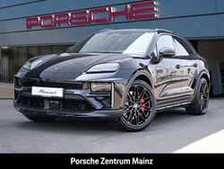 Tiefschwarzmetallic Neu 2025 Porsche Macan Turbo SUV | 140.316 € (Fairer Preis)