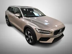 Bright dusk / metallic Gebraucht 2023 Volvo V60 CC Ultimate Kombi | 48.950 € (Etwas zu teuer)