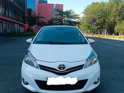 Weiß Gebraucht 2012 Toyota Yaris Club Kleinwagen | 5.500 € (Fairer Preis)