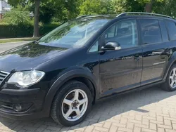 Schwarz Gebraucht 2008 VW Touran Cross Van / Kleinbus | 5.490 € (Fairer Preis)
