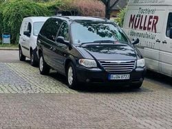 Schwarz Gebraucht 2006 Chrysler Voyager Van / Kleinbus | 4.500 €