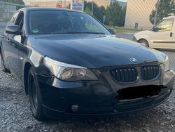 Schwarz Gebraucht 2006 BMW 520 Limousine | 3.800 €