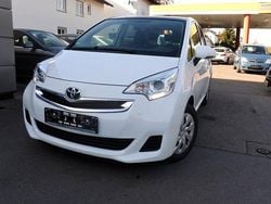 Weiß Gebraucht 2015 Toyota Verso-S Life Van / Kleinbus | 5.999 € (Guter Preis)