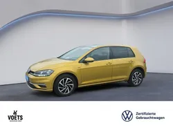 Gelb Gebraucht 2018 VW Golf VII Join Limousine | 17.488 € (Guter Preis)