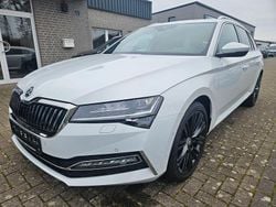 Weiß Gebraucht 2024 Skoda Superb LAURIN & KLEMENT Kombi | 38.490 € (Guter Preis)