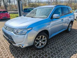 Silber Gebraucht 2014 Mitsubishi Outlander P-HEV SUV | 12.990 € (Fairer Preis)