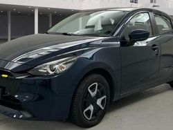 Deep crystal blue Gebraucht 2023 Mazda 2 Center-Line Limousine | 15.980 € (Fairer Preis)