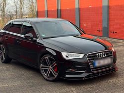 Schwarz Gebraucht 2013 Audi A3 Sportback Ambiente Kleinwagen | 11.999 € (Fairer Preis)