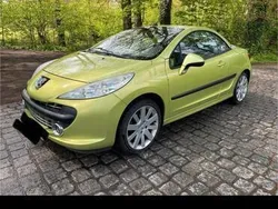 Grün Gebraucht 2007 Peugeot 207 CC Cabrio | 2.000 € (Fairer Preis)