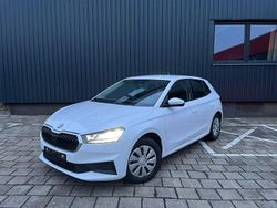 Weiß Gebraucht 2021 Skoda Fabia Kleinwagen | 8.290 €