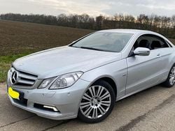 Grau Gebraucht 2009 Mercedes E350 Coupé | 5.300 € (Superpreis)