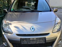 Braun Gebraucht 2009 Renault Clio III Kombi | 2.450 €