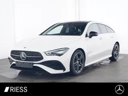 Weiss Gebraucht 2024 Mercedes CLA200 Shooting Brake AMG Kombi | 34.440 € (Fairer Preis)